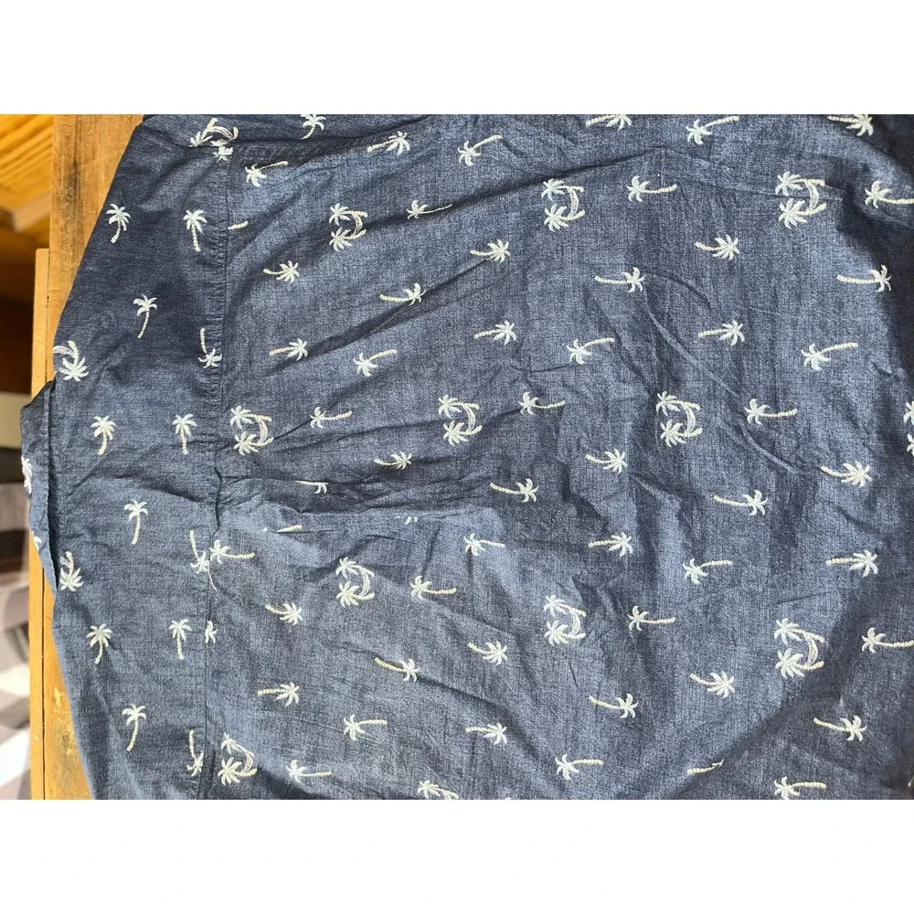 Tommy Bahama Mens  Blue Embroidered Palm Tree Hammock Short Sleeve Button‎ Shirt